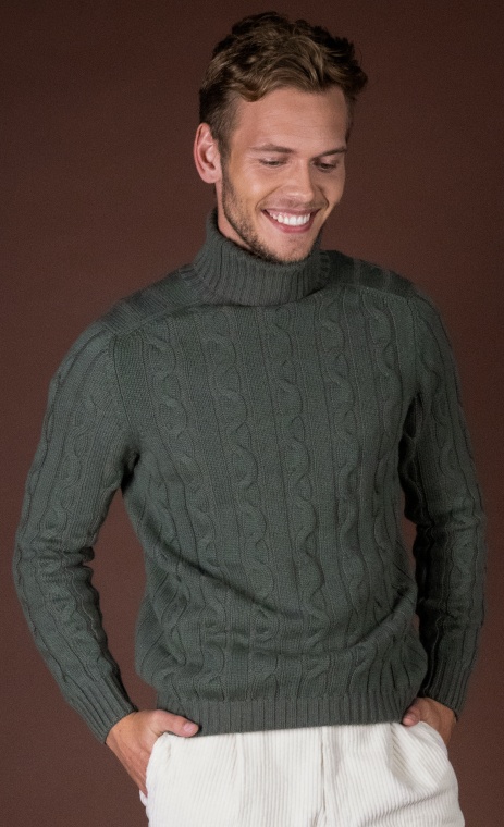 Classic Cashmere Turtle Neck Sweater