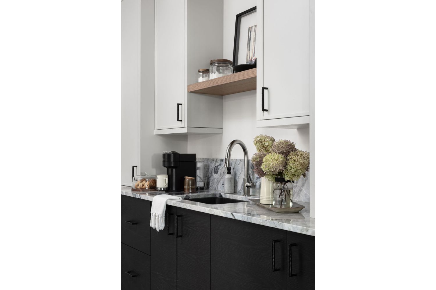 Custom Oak Laundry & Pantry - Chervin Kitchen & Bath - Huntsville, ON