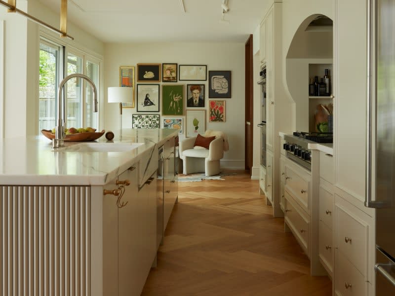 White modern kitchen