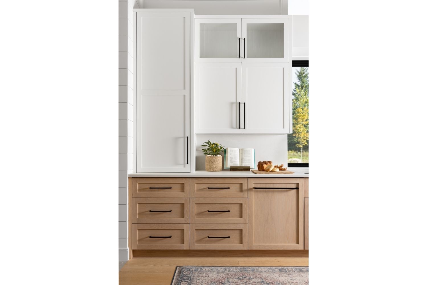 Bangor Lodge kitchen with white oak lower cabinetry