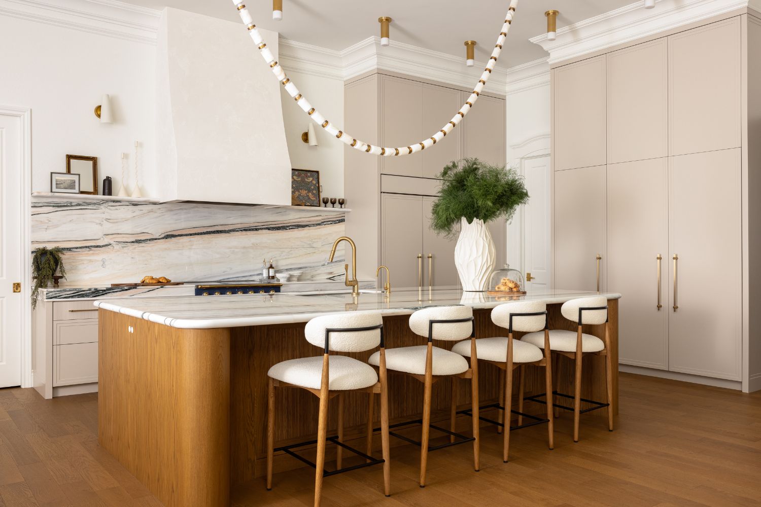 Bespoke kitchen cabinets in luxury kitchen design