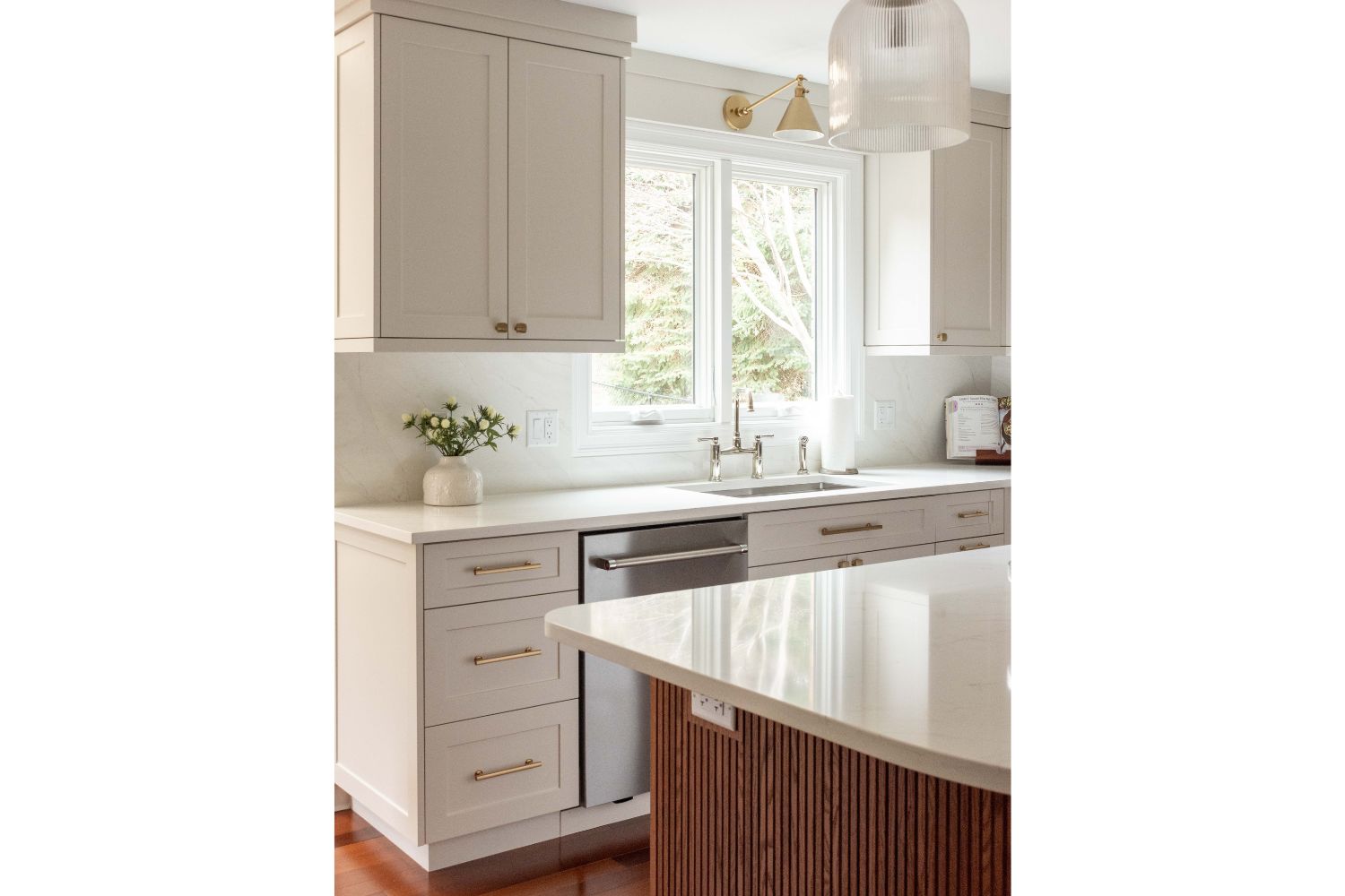 Timeless greige kitchen design with slatted kitchen island